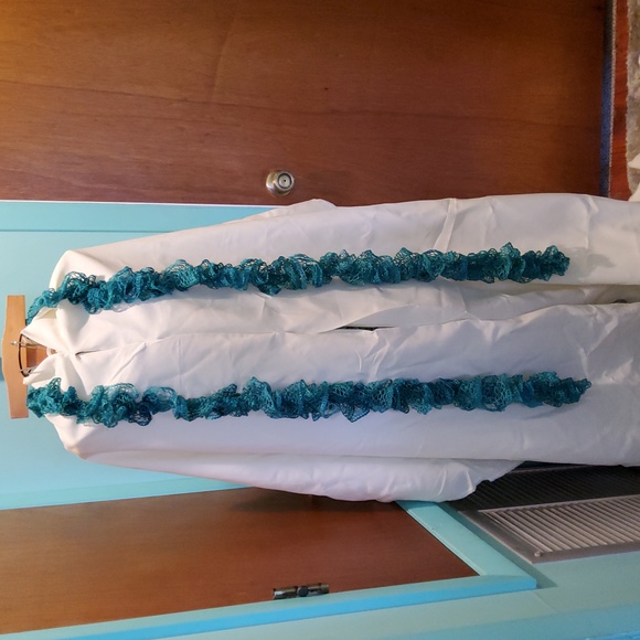 Knitted Ruffle Scarf - Picture 2 of 6